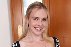 Czech VR 640 - The New Neighbour is Hot