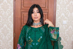 Czech VR 907 - Pakistani Wife Loves Foreskin