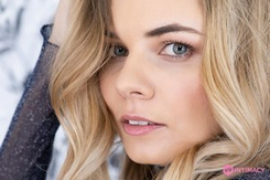 VR Intimacy 018 - Be Quiet and Watch Me!